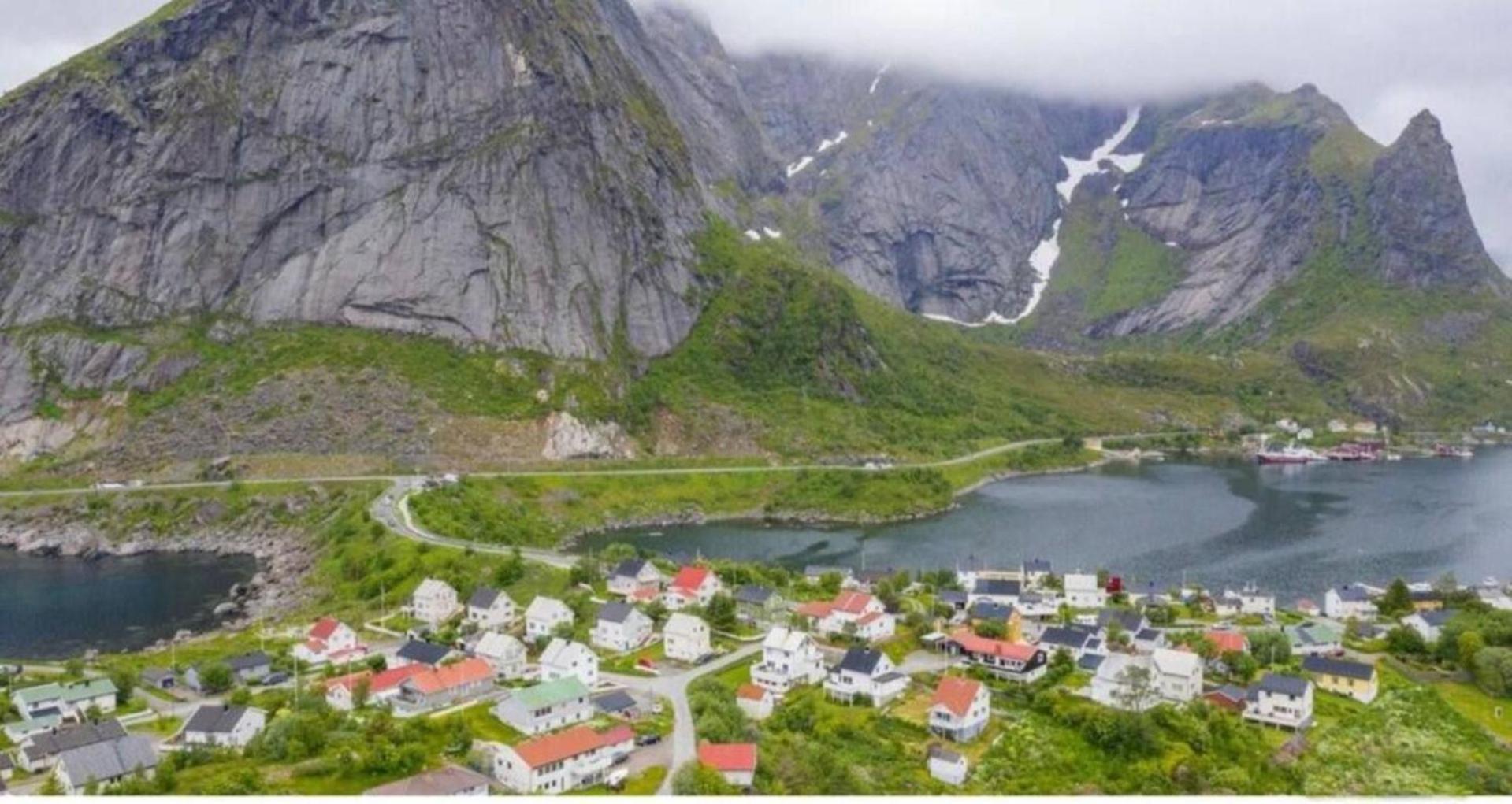 House By The Sea Reine, Lofoten Exterior photo