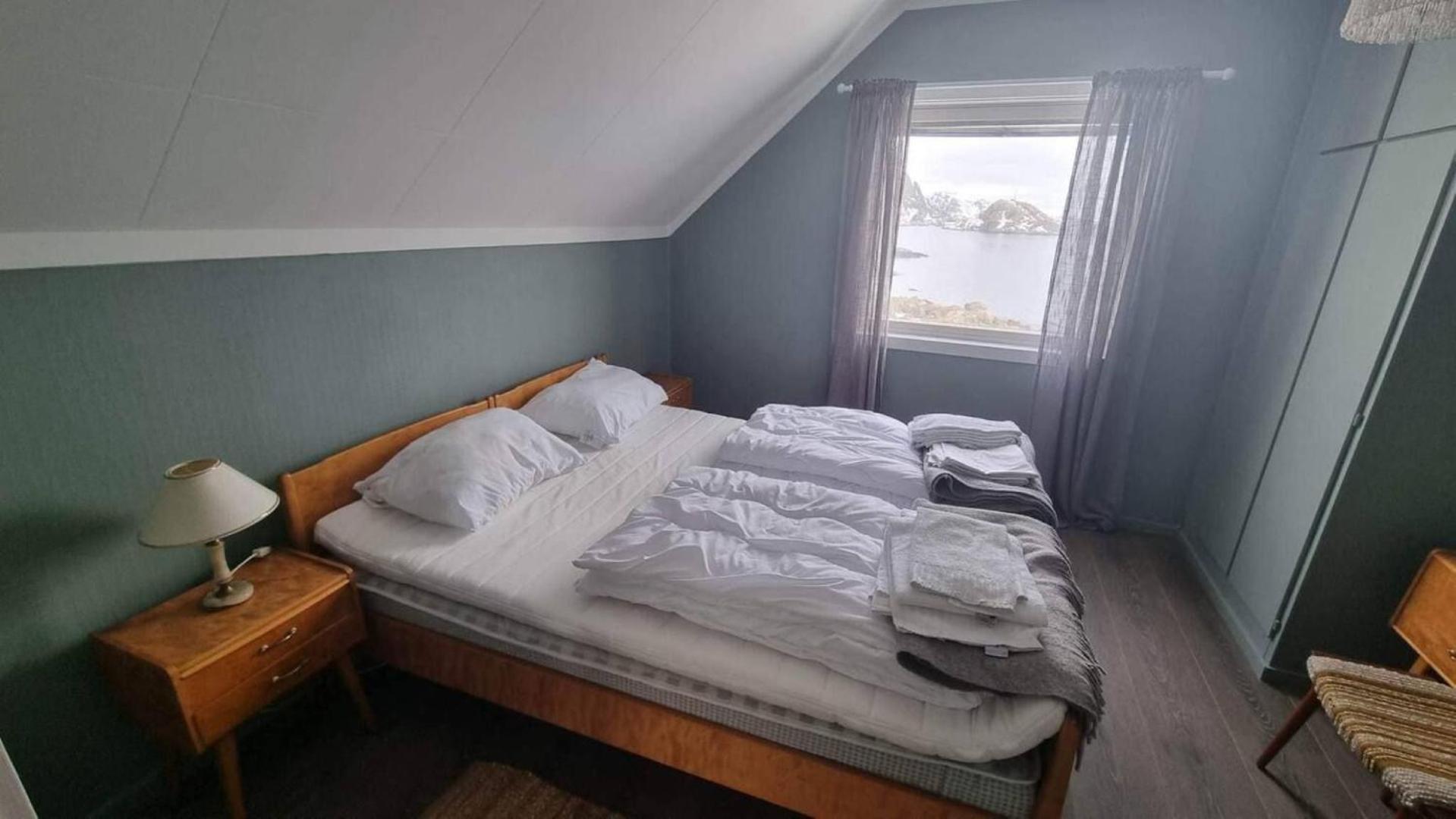 House By The Sea Reine, Lofoten Exterior photo